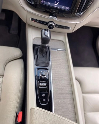Volvo XC 60 cena 129900 przebieg: 69000, rok produkcji 2018 z Sulejówek małe 781